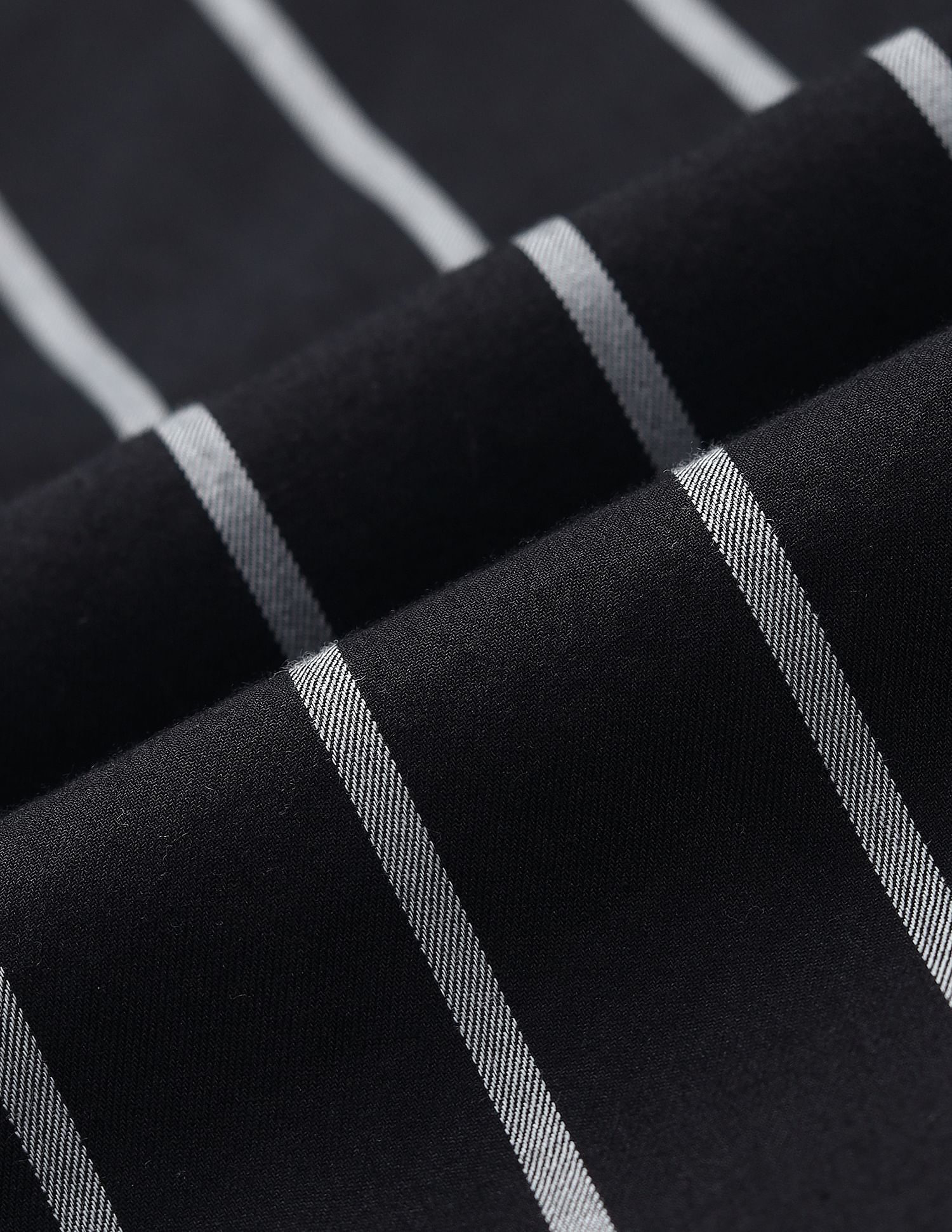 Arrow Sport Manhattan Slim Fit Vertical Striped Shirt