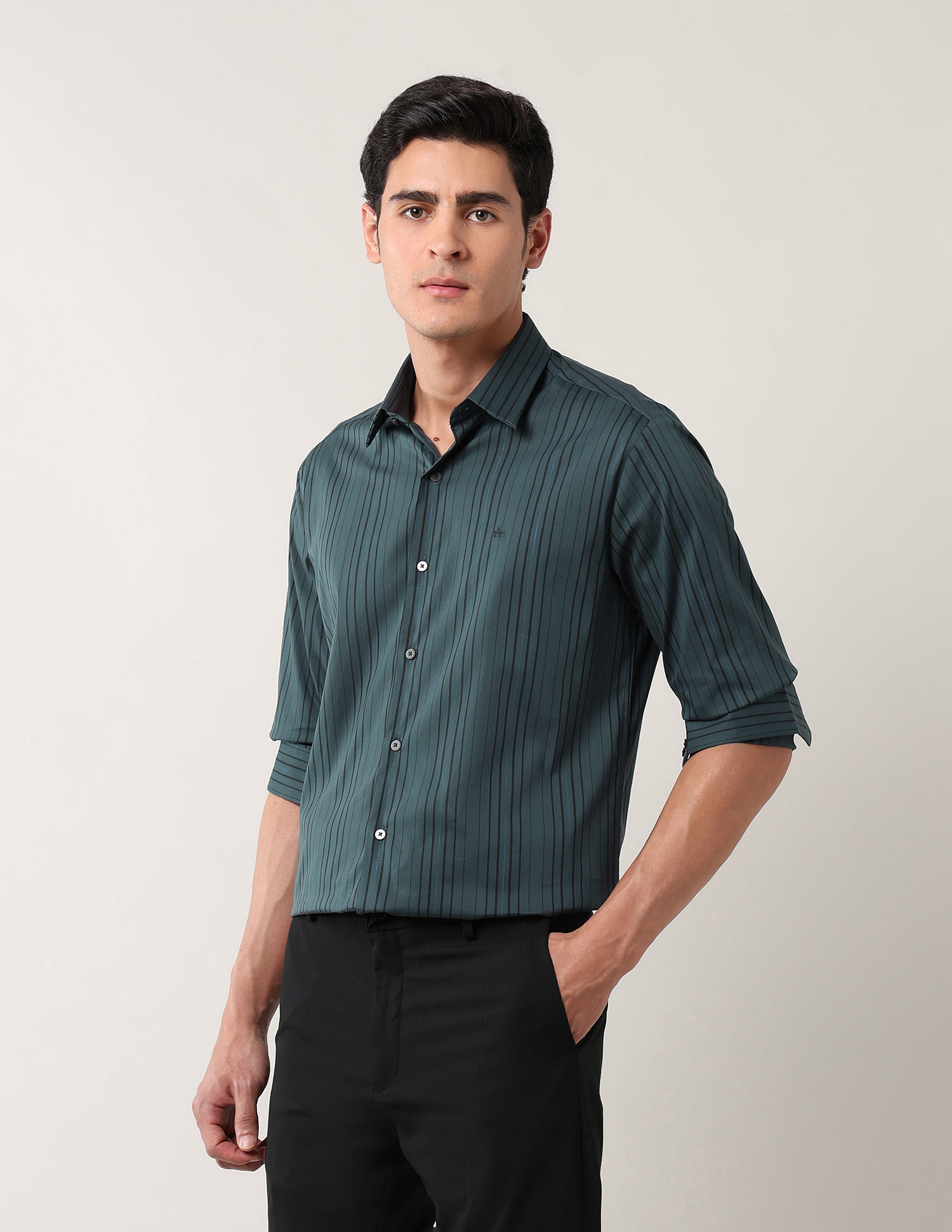 Arrow Newyork Vertical Striped Manhattan Slim Fit Shirt