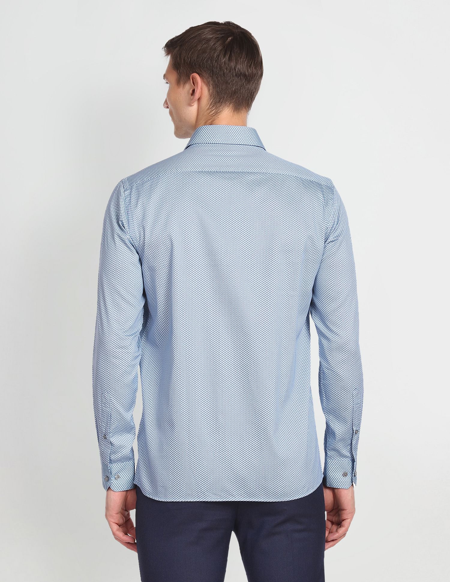 Arrow Cutaway Collar Geometric Print Shirt