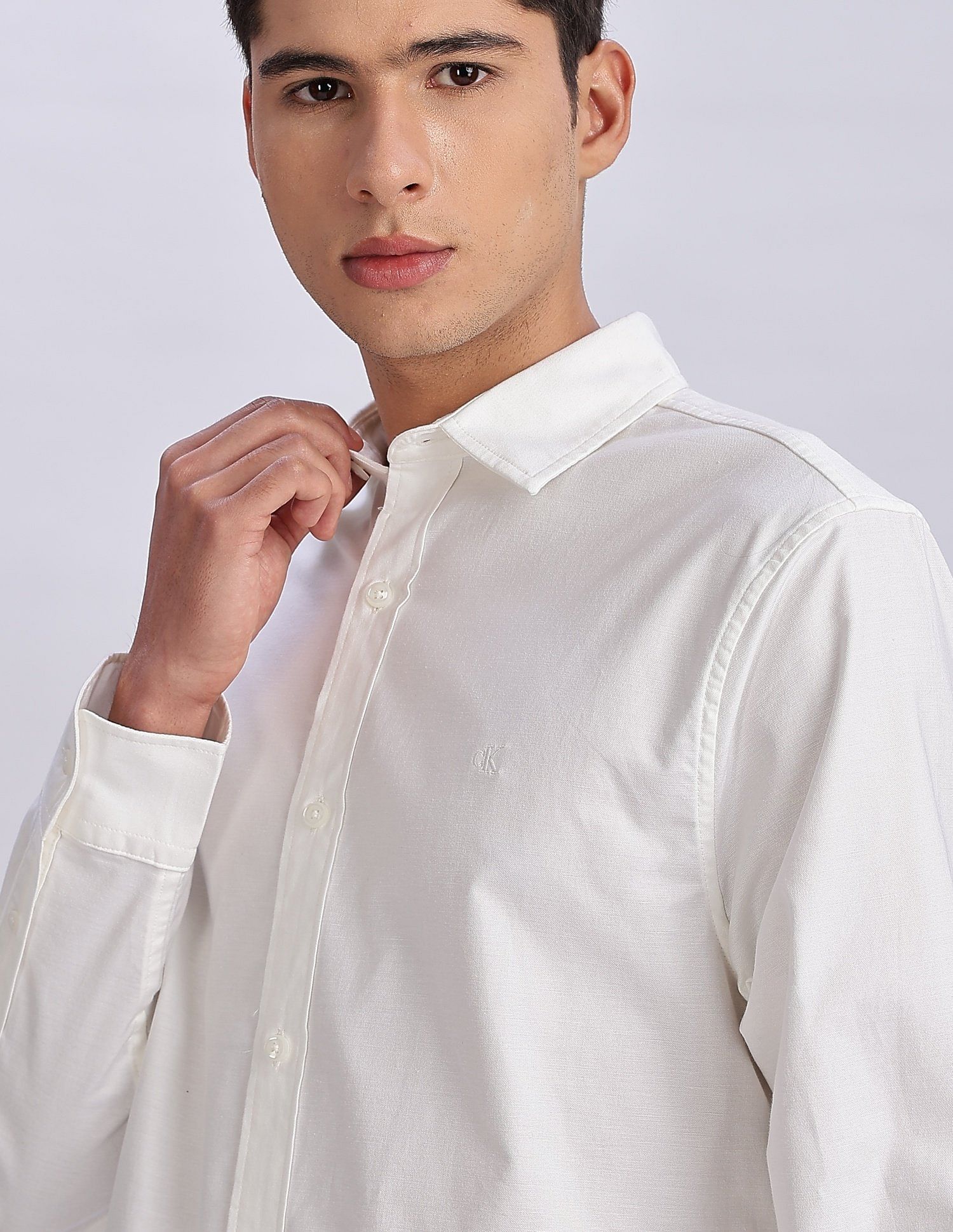 Calvin Klein Jeans Solid Regular Fit Oxford Woven Shirt