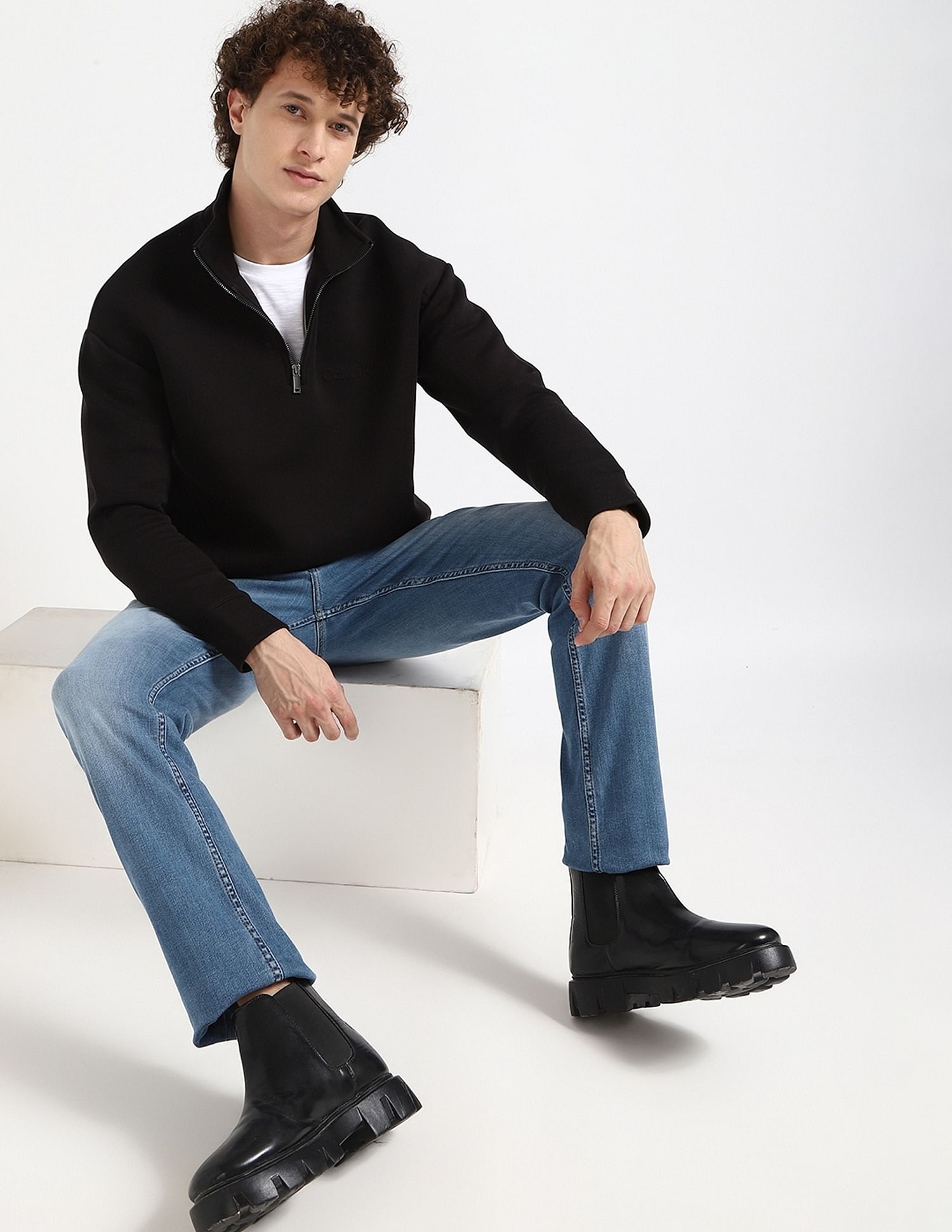 Calvin Klein Jeans Solid Relaxed-Fit Cotton Sweatshirt