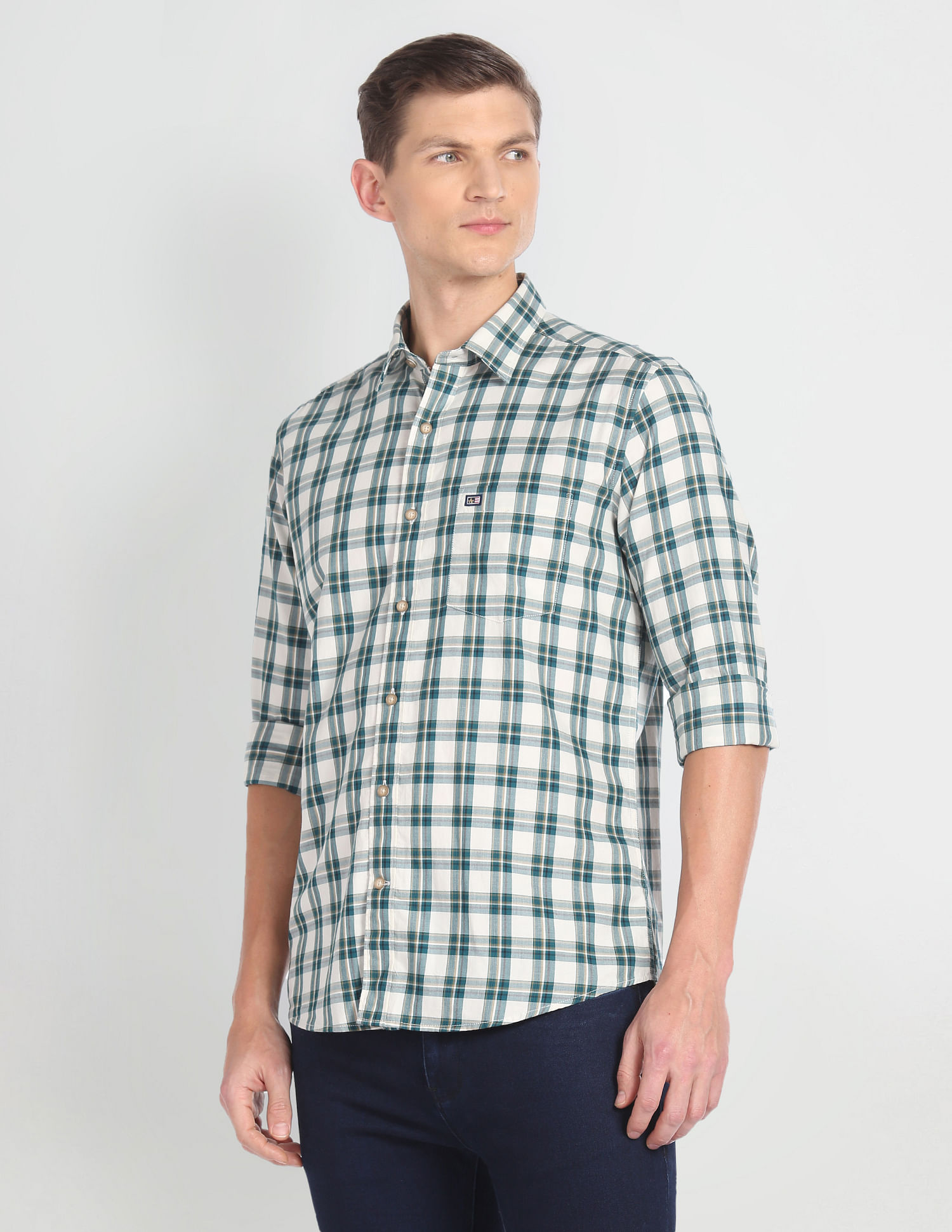 Arrow Sports Plaid Twill Slim Casual Shirt