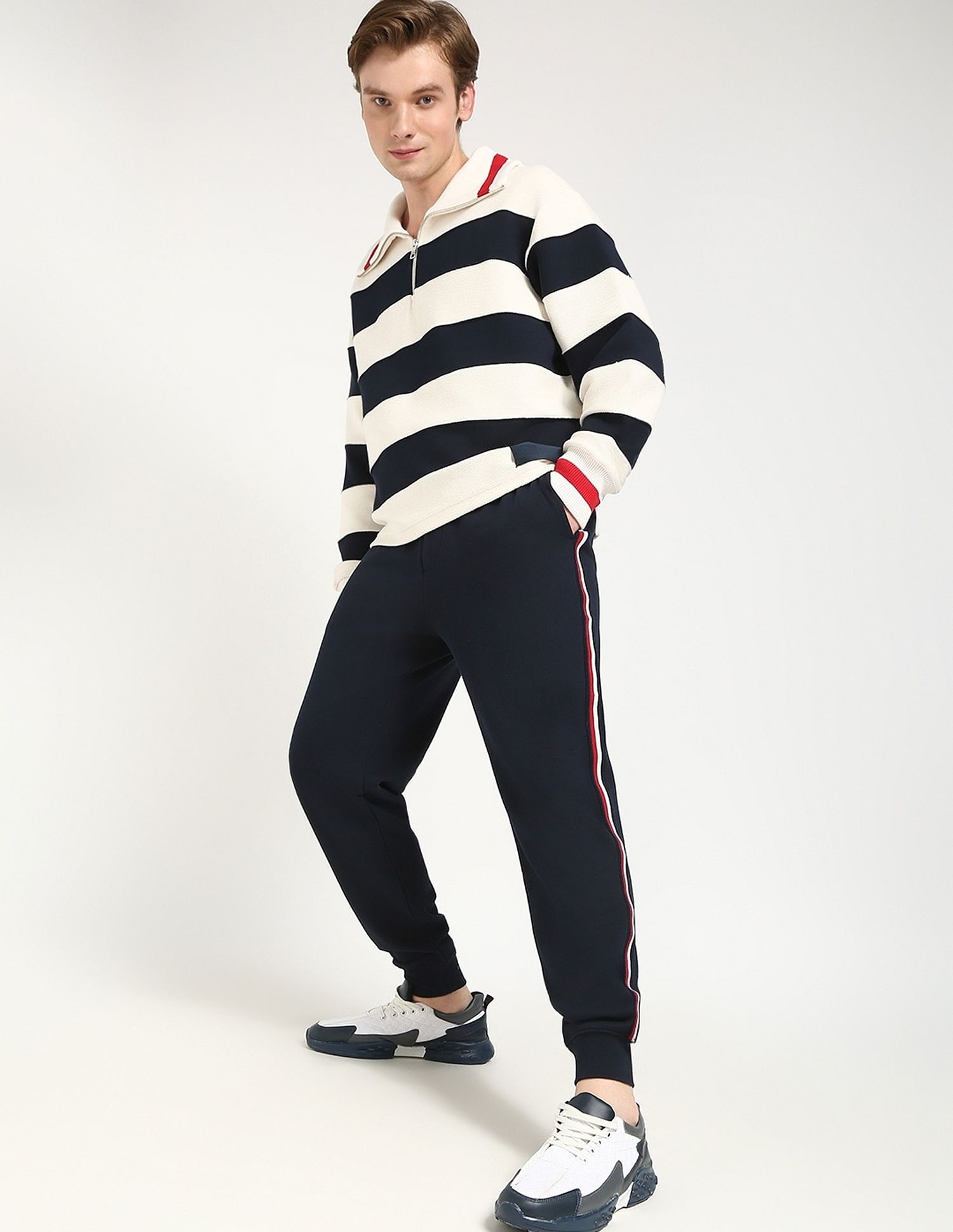 Tommy Hilfiger Regular-Fit Solid Mid Rise Jogger