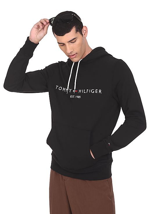 Black sweatshirt deals tommy hilfiger