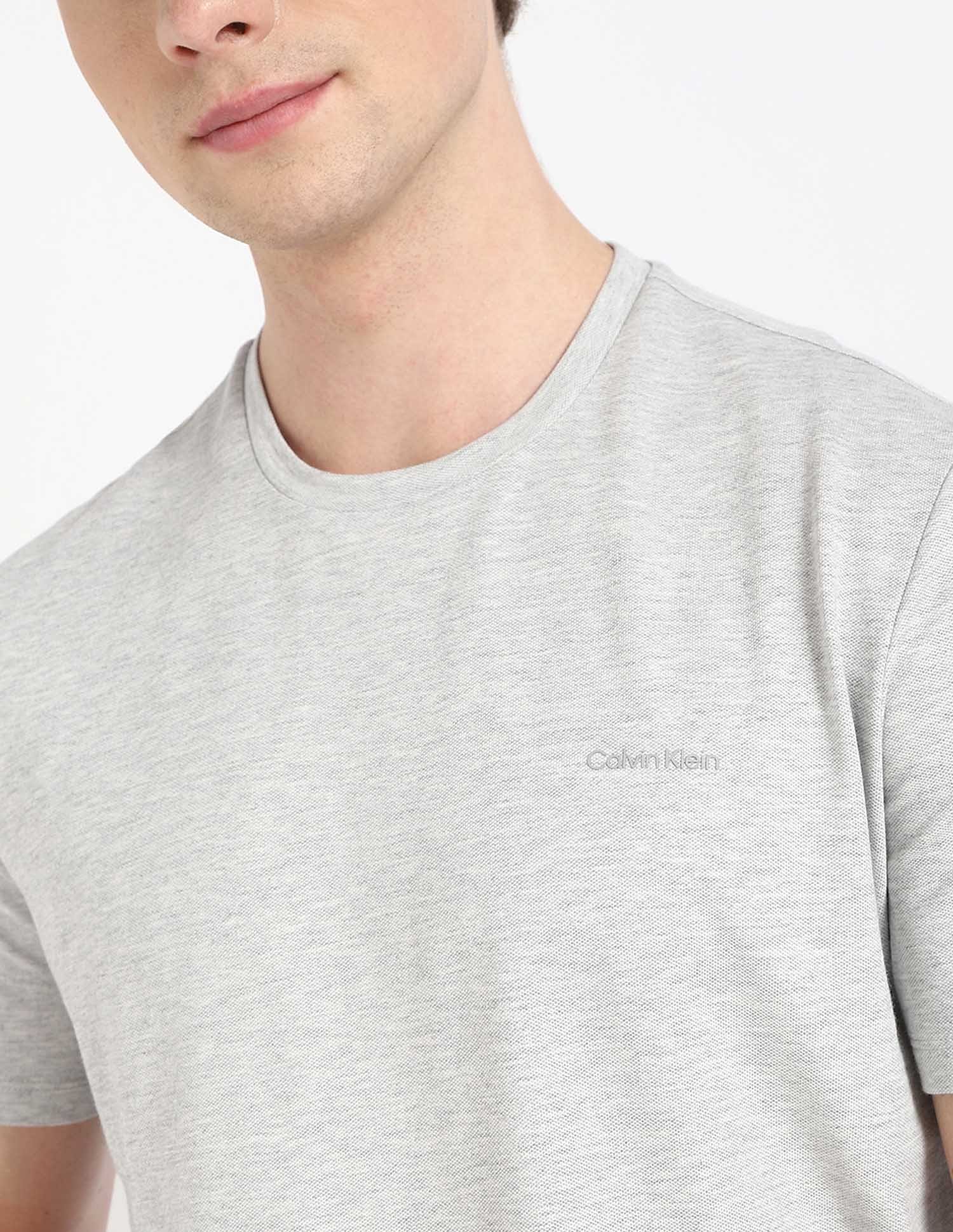 Calvin Klein Jeans Comfortable Grey Solid T-Shirt
