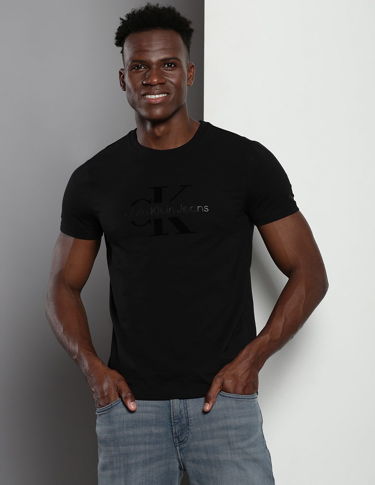 Calvin Klein Disrupted Outline Monologo T-Shirt
