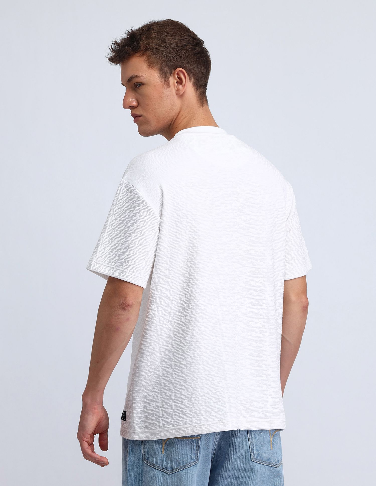 Flying Machine Solid Pattern Relaxed Fit T-Shirt