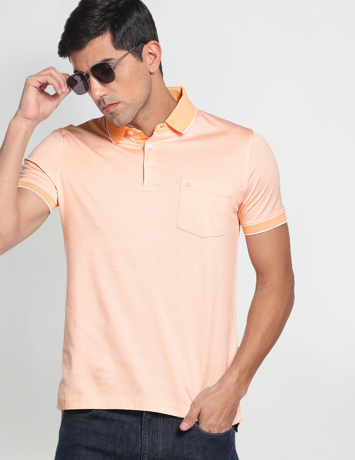 Arrow Tipped Collar Knitted Polo Shirt