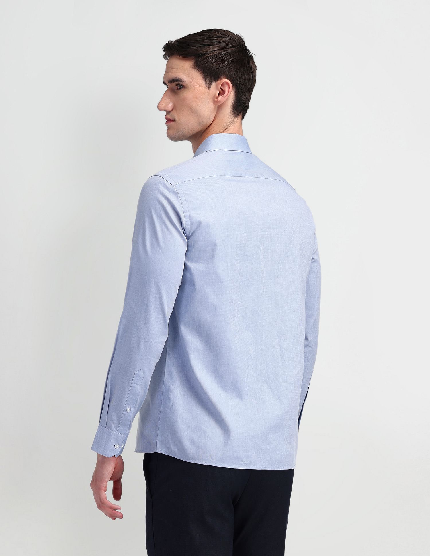 Arrow Solid Manhattan Slim Fit Shirt