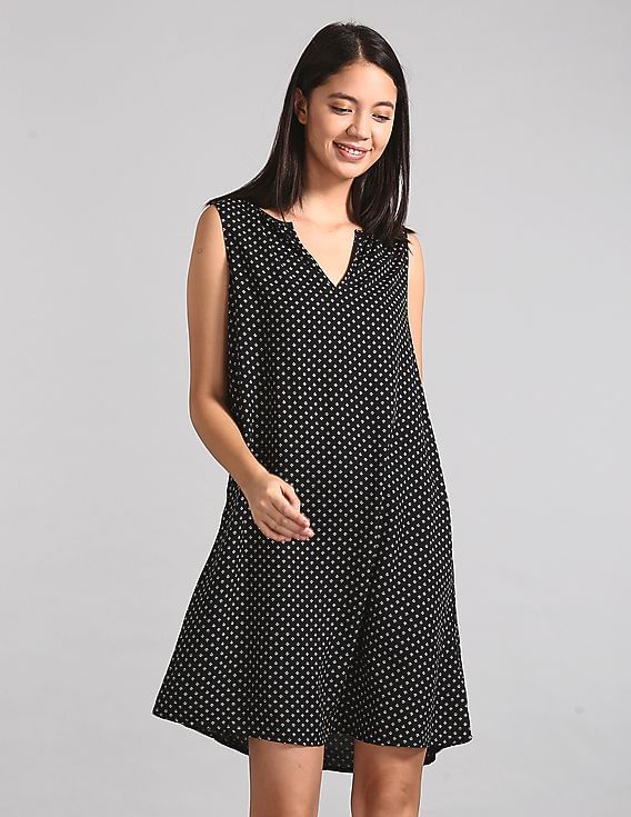 womens black shift dress