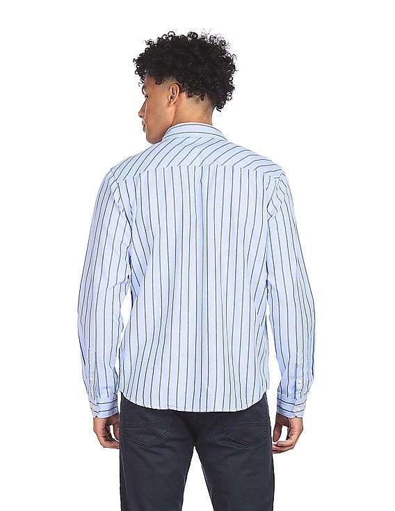 Aeropostale Men Blue Spread Collar Striped Casual Shirt