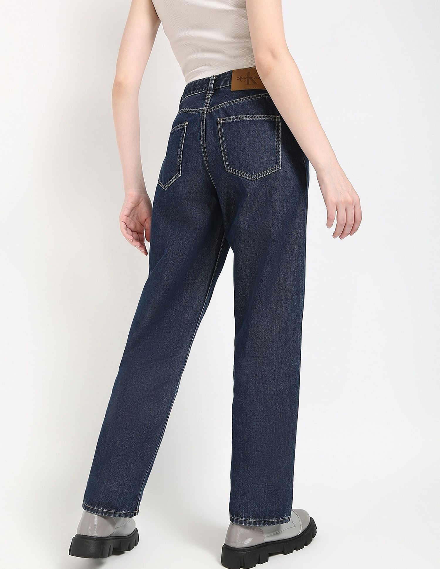 Calvin Klein Jeans Womens Mid Rise Straight Jeans