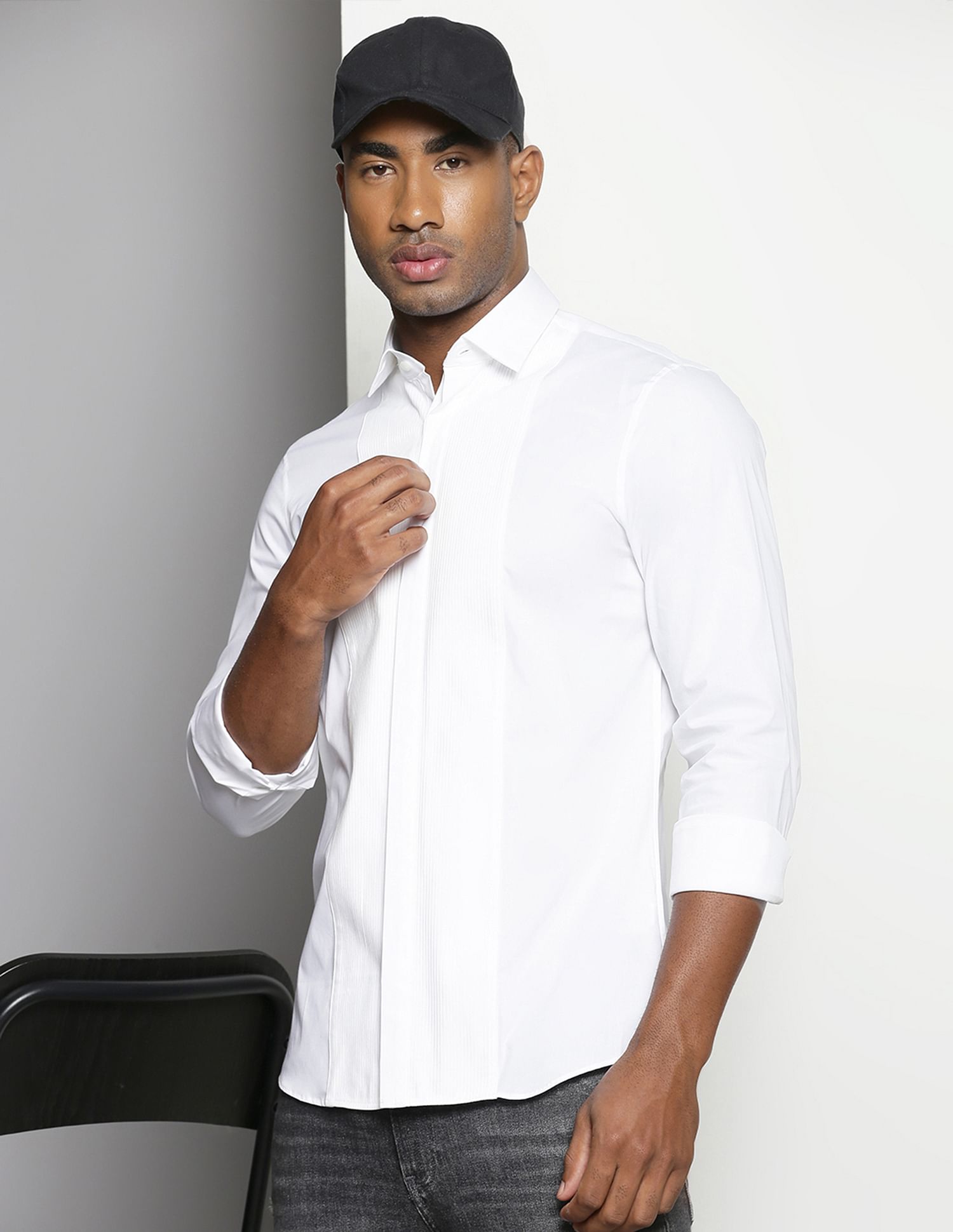 Calvin Klein Solid Slim Fit Casual Shirt