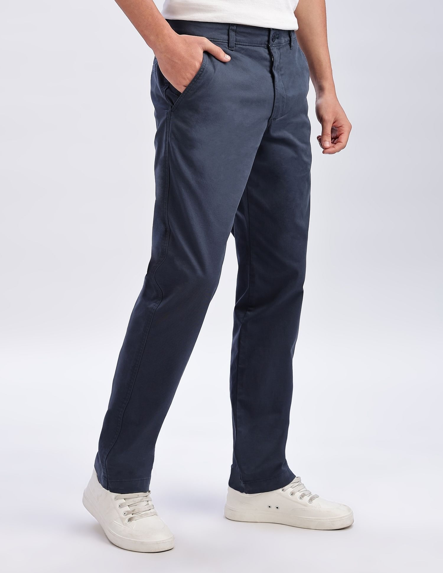 Calvin Klein Jeans Relaxed-Fit Solid Mid Rise Trousers