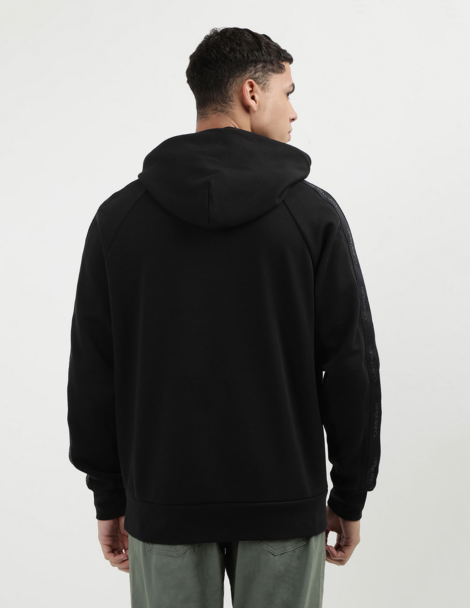Calvin Klein Jeans Regular Fit Solid Sweatshirt