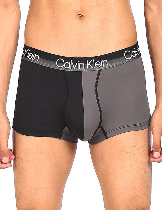 Buy Calvin Klein Underwear Men Black Mid Rise Solid Trunks - NNNOW.com