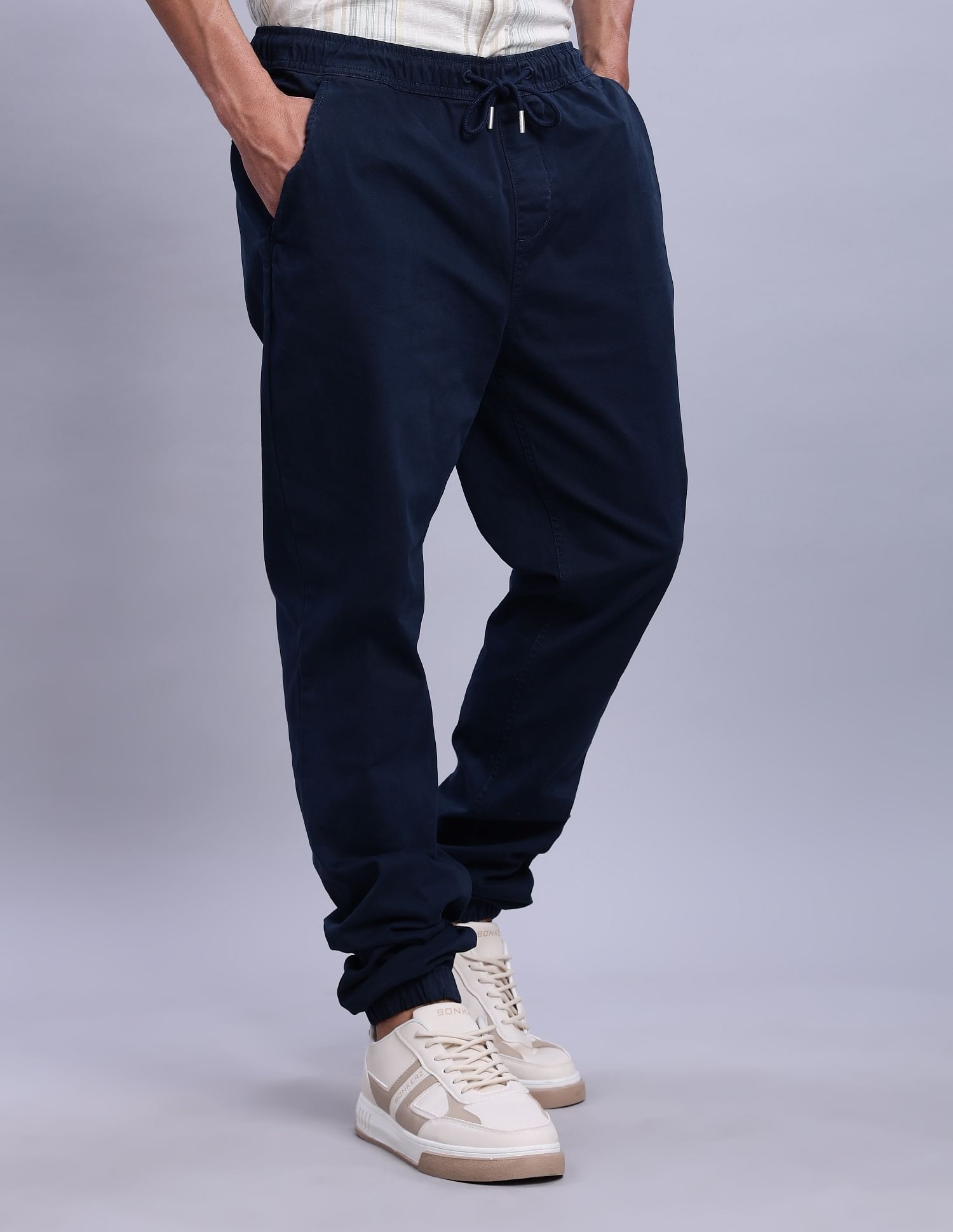 Tommy Hilfiger Slim-Fit Solid Mid Rise Rise Joggers