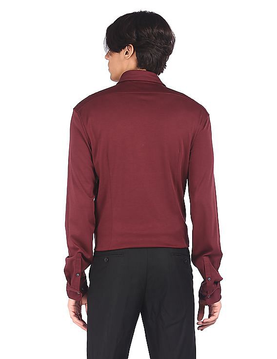 Calvin Klein Men Wine Spread Collar Knit Casual Shirt