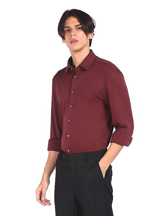 Calvin Klein Men Wine Spread Collar Knit Casual Shirt