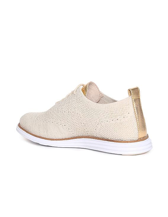 Buy Cole Haan Beige ØriginalGrand Stitchlite Wingtip Oxford  display picture 1