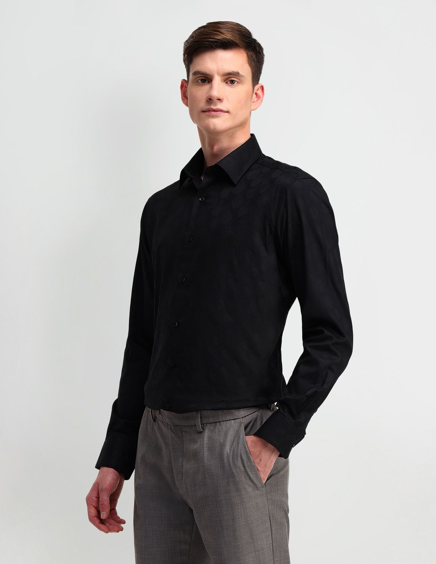 Arrow Tailored Fit Jaquard Shirt