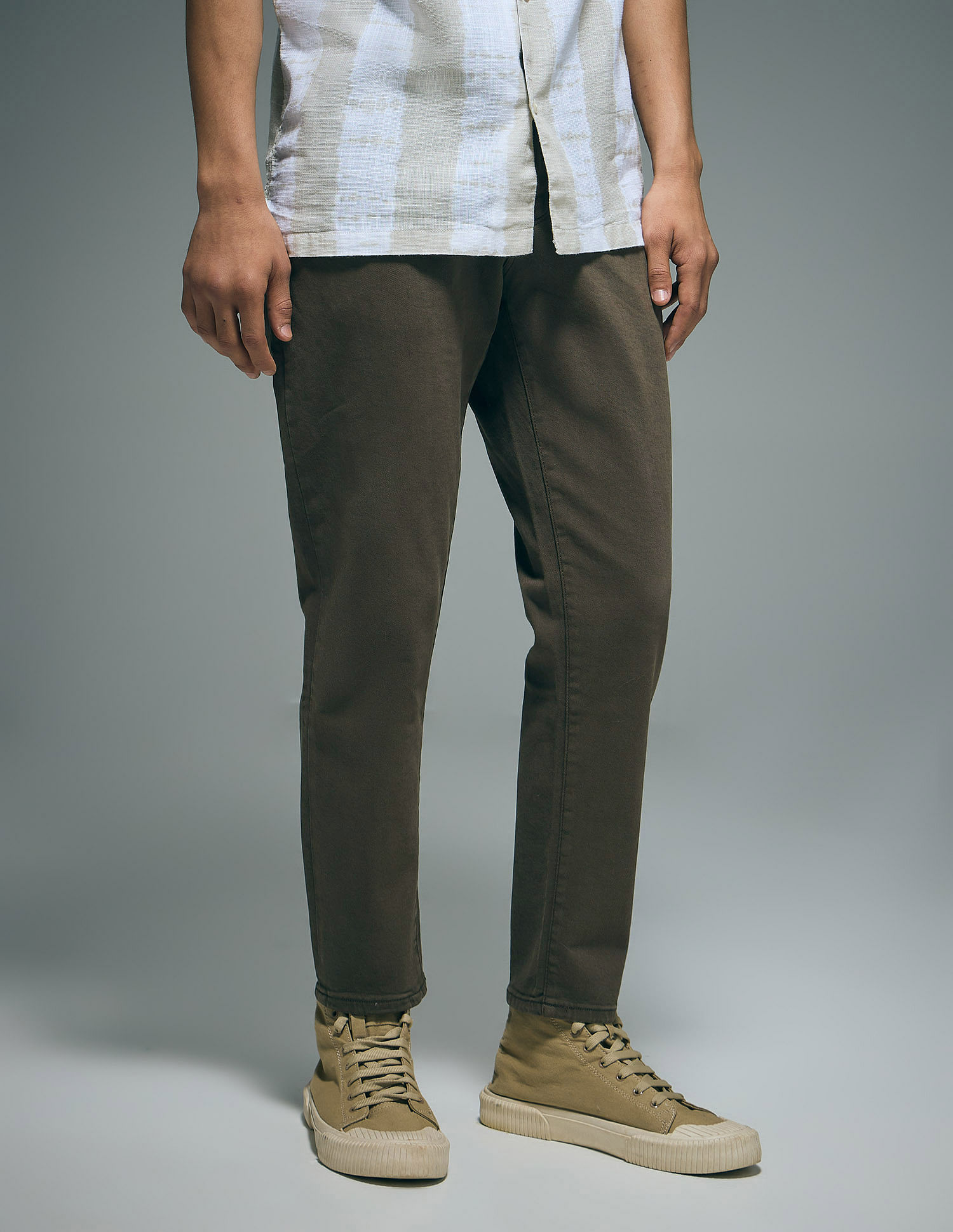 Flying Machine Mankle Relaxed Tapered Fit Mid Rise Jeans