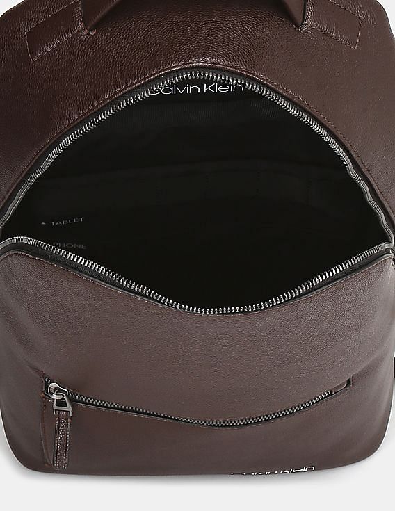 Calvin klein outlet brown leather backpack