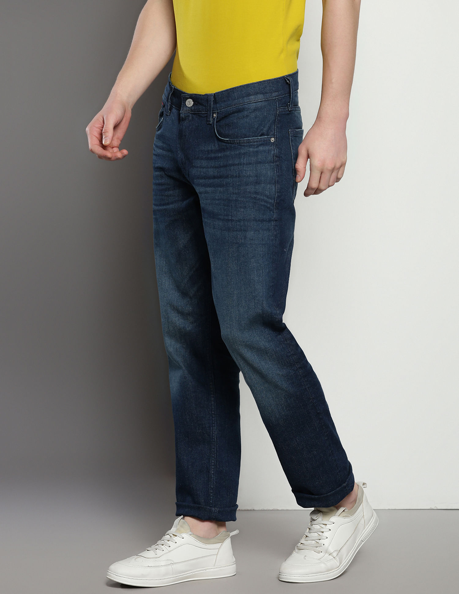 Tommy Hilfiger Mid Rise Ryan Straight Fit Jeans