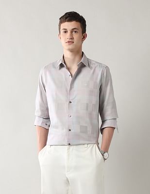 Arrow Newyork Manhattan Slim Fit Solid Shirt