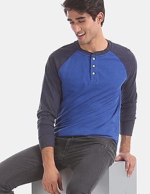 Buy GAP Men Blue Raglan Sleeve Heathered Henley T-Shirt - NNNOW.com