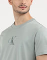 Calvin Klein Regular Fit  Soild T-shirt