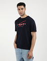 Tommy Hilfiger Graphic Signature Print Twist T-Shirt
